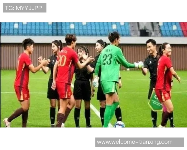 英女足轻松取胜主帅称中国女足留下明显空当